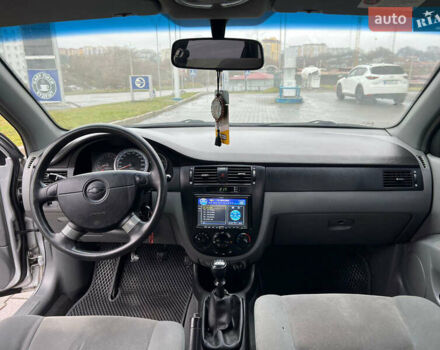 Серый Шевроле Лачетти, объемом двигателя 1.8 л и пробегом 250 тыс. км за 4600 $, фото 7 на Automoto.ua