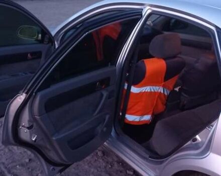 Серый Шевроле Лачетти, объемом двигателя 1.8 л и пробегом 354 тыс. км за 4200 $, фото 6 на Automoto.ua