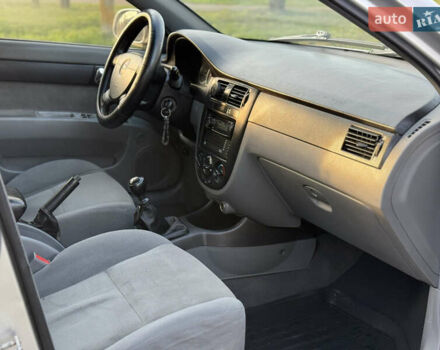 Серый Шевроле Лачетти, объемом двигателя 1.8 л и пробегом 290 тыс. км за 4500 $, фото 10 на Automoto.ua