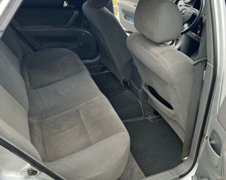 Серый Шевроле Лачетти, объемом двигателя 1.8 л и пробегом 250 тыс. км за 4600 $, фото 9 на Automoto.ua