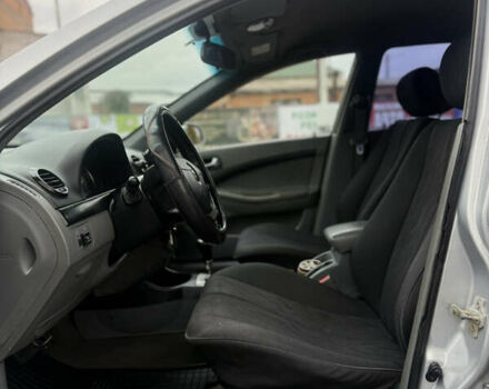 Серый Шевроле Лачетти, объемом двигателя 1.8 л и пробегом 278 тыс. км за 2700 $, фото 7 на Automoto.ua