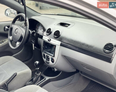 Сірий Шевроле Лачетті, об'ємом двигуна 1.6 л та пробігом 211 тис. км за 4500 $, фото 4 на Automoto.ua