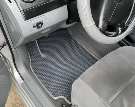 Серый Шевроле Лачетти, объемом двигателя 1.8 л и пробегом 229 тыс. км за 4300 $, фото 3 на Automoto.ua