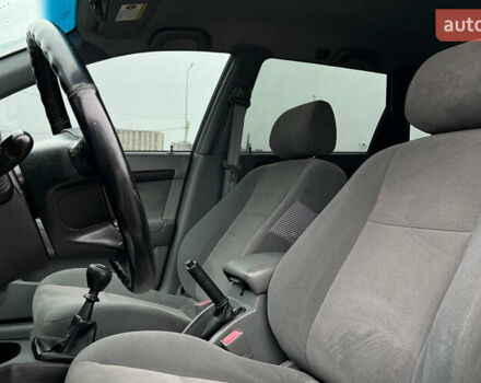 Сірий Шевроле Лачетті, об'ємом двигуна 1.8 л та пробігом 70 тис. км за 6999 $, фото 6 на Automoto.ua