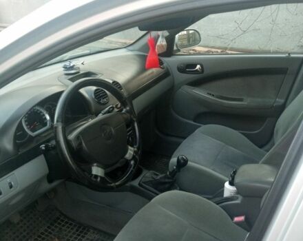 Серый Шевроле Лачетти, объемом двигателя 2 л и пробегом 170 тыс. км за 3300 $, фото 2 на Automoto.ua