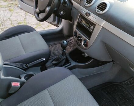 Серый Шевроле Лачетти, объемом двигателя 1.6 л и пробегом 240 тыс. км за 4400 $, фото 5 на Automoto.ua