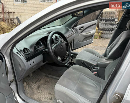 Серый Шевроле Лачетти, объемом двигателя 1.8 л и пробегом 330 тыс. км за 2900 $, фото 9 на Automoto.ua