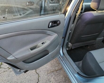 Серый Шевроле Лачетти, объемом двигателя 1.6 л и пробегом 240 тыс. км за 4400 $, фото 2 на Automoto.ua