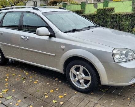 Серый Шевроле Лачетти, объемом двигателя 1.6 л и пробегом 244 тыс. км за 5500 $, фото 2 на Automoto.ua