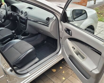 Серый Шевроле Лачетти, объемом двигателя 1.6 л и пробегом 244 тыс. км за 5500 $, фото 6 на Automoto.ua