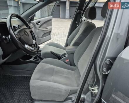 Серый Шевроле Лачетти, объемом двигателя 1.8 л и пробегом 52 тыс. км за 7500 $, фото 60 на Automoto.ua