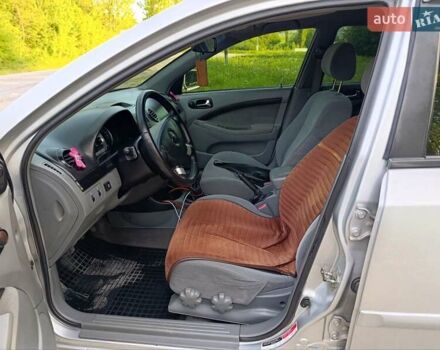 Серый Шевроле Лачетти, объемом двигателя 1.8 л и пробегом 265 тыс. км за 4750 $, фото 10 на Automoto.ua