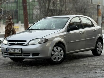 Сірий Шевроле Лачетті, об'ємом двигуна 1.4 л та пробігом 253 тис. км за 2999 $, фото 1 на Automoto.ua