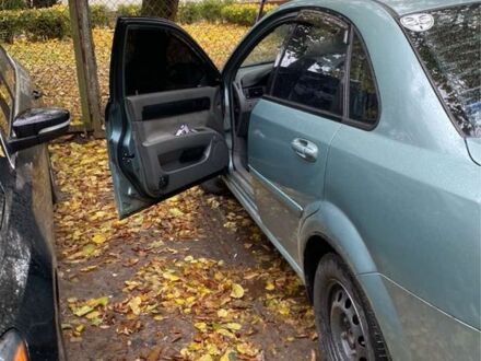 Серый Шевроле Лачетти, объемом двигателя 1.6 л и пробегом 291 тыс. км за 3700 $, фото 1 на Automoto.ua