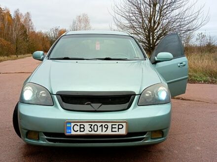 Серый Шевроле Лачетти, объемом двигателя 1.8 л и пробегом 320 тыс. км за 4000 $, фото 1 на Automoto.ua