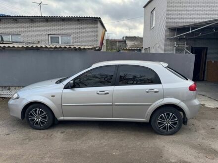 Серый Шевроле Лачетти, объемом двигателя 1.6 л и пробегом 350 тыс. км за 4069 $, фото 1 на Automoto.ua