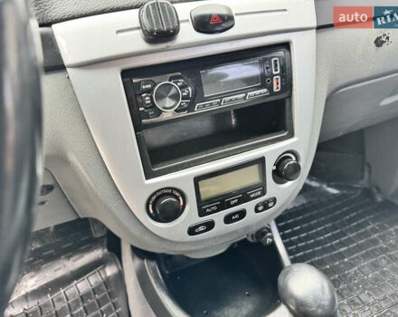 Синій Шевроле Лачетті, об'ємом двигуна 1.8 л та пробігом 330 тис. км за 3600 $, фото 13 на Automoto.ua