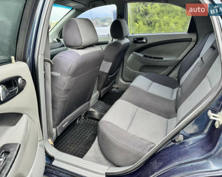 Синий Шевроле Лачетти, объемом двигателя 1.8 л и пробегом 330 тыс. км за 3350 $, фото 16 на Automoto.ua