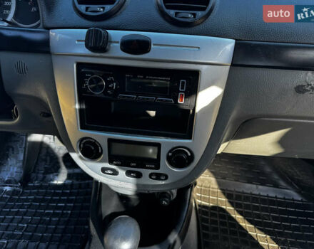 Синий Шевроле Лачетти, объемом двигателя 1.8 л и пробегом 330 тыс. км за 2999 $, фото 10 на Automoto.ua