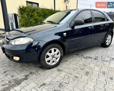 Синий Шевроле Лачетти, объемом двигателя 1.8 л и пробегом 330 тыс. км за 3600 $, фото 3 на Automoto.ua