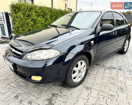 Синий Шевроле Лачетти, объемом двигателя 1.8 л и пробегом 330 тыс. км за 3600 $, фото 1 на Automoto.ua