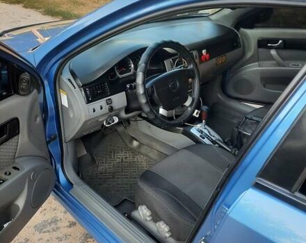 Синий Шевроле Лачетти, объемом двигателя 1.82 л и пробегом 270 тыс. км за 4200 $, фото 4 на Automoto.ua