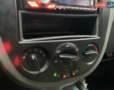 Синий Шевроле Лачетти, объемом двигателя 1.8 л и пробегом 318 тыс. км за 4000 $, фото 19 на Automoto.ua