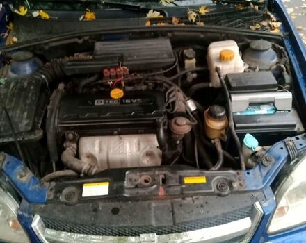 Синий Шевроле Лачетти, объемом двигателя 1.8 л и пробегом 252 тыс. км за 2800 $, фото 5 на Automoto.ua