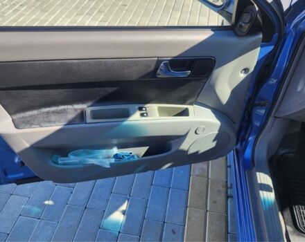 Синий Шевроле Лачетти, объемом двигателя 1.8 л и пробегом 285 тыс. км за 3000 $, фото 4 на Automoto.ua