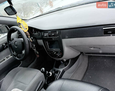 Синий Шевроле Лачетти, объемом двигателя 1.6 л и пробегом 220 тыс. км за 3500 $, фото 6 на Automoto.ua