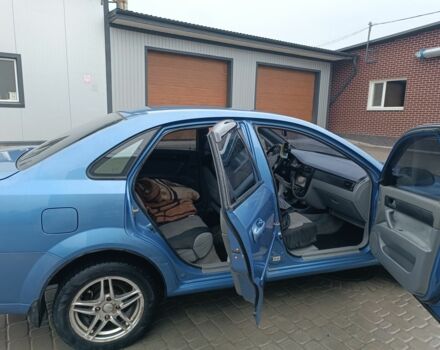 Синий Шевроле Лачетти, объемом двигателя 1.6 л и пробегом 200 тыс. км за 4600 $, фото 4 на Automoto.ua