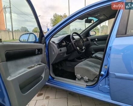 Синий Шевроле Лачетти, объемом двигателя 1.8 л и пробегом 232 тыс. км за 3800 $, фото 8 на Automoto.ua