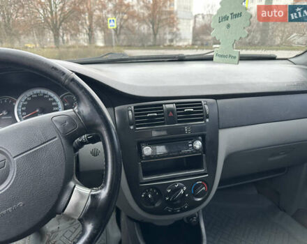 Синий Шевроле Лачетти, объемом двигателя 1.8 л и пробегом 250 тыс. км за 2850 $, фото 7 на Automoto.ua