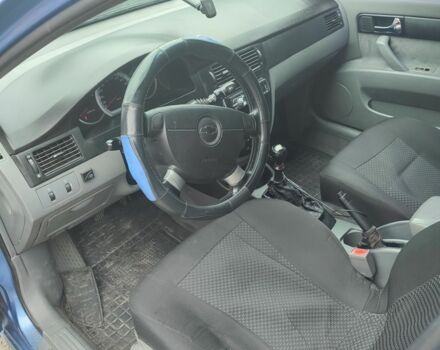 Синий Шевроле Лачетти, объемом двигателя 1.8 л и пробегом 288 тыс. км за 3700 $, фото 4 на Automoto.ua