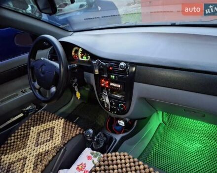 Синий Шевроле Лачетти, объемом двигателя 1.6 л и пробегом 146 тыс. км за 5200 $, фото 6 на Automoto.ua