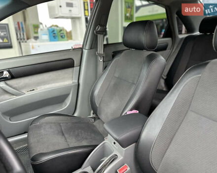 Синий Шевроле Лачетти, объемом двигателя 1.8 л и пробегом 234 тыс. км за 4350 $, фото 45 на Automoto.ua