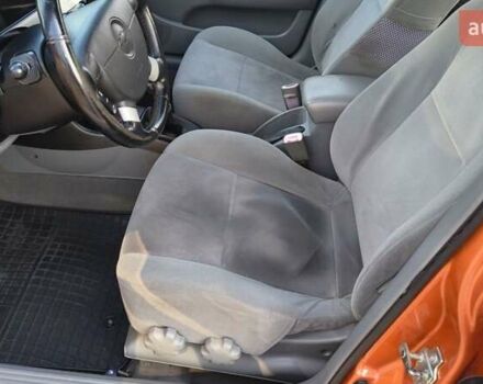 Оранжевый Шевроле Лачетти, объемом двигателя 2 л и пробегом 272 тыс. км за 3400 $, фото 6 на Automoto.ua