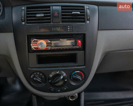 Оранжевый Шевроле Лачетти, объемом двигателя 1.8 л и пробегом 273 тыс. км за 3900 $, фото 18 на Automoto.ua