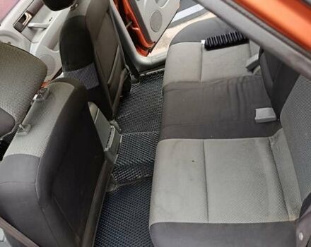 Помаранчевий Шевроле Лачетті, об'ємом двигуна 1.8 л та пробігом 218 тис. км за 5700 $, фото 3 на Automoto.ua