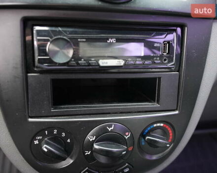 Оранжевый Шевроле Лачетти, объемом двигателя 1.8 л и пробегом 300 тыс. км за 3302 $, фото 22 на Automoto.ua