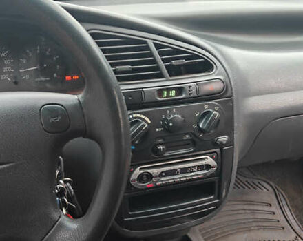 Красный Шевроле Ланос, объемом двигателя 1.5 л и пробегом 307 тыс. км за 2700 $, фото 4 на Automoto.ua