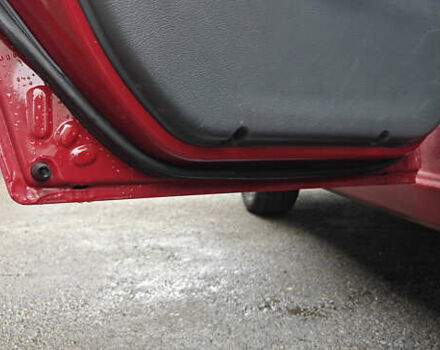 Красный Шевроле Ланос, объемом двигателя 1.5 л и пробегом 307 тыс. км за 2700 $, фото 3 на Automoto.ua