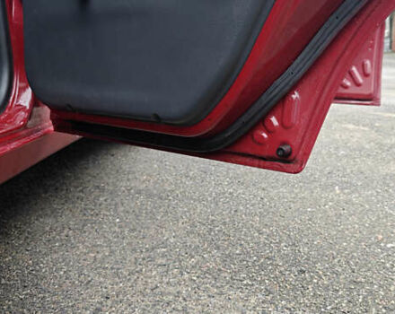 Красный Шевроле Ланос, объемом двигателя 1.5 л и пробегом 307 тыс. км за 2700 $, фото 5 на Automoto.ua