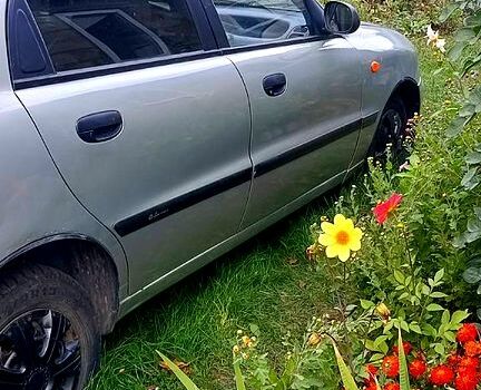 Сірий Шевроле Ланос, об'ємом двигуна 1.5 л та пробігом 175 тис. км за 2000 $, фото 1 на Automoto.ua