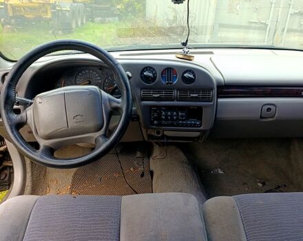 Белый Шевроле Люмина, объемом двигателя 2 л и пробегом 300 тыс. км за 3000 $, фото 1 на Automoto.ua