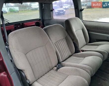 Красный Шевроле Люмина, объемом двигателя 3.1 л и пробегом 270 тыс. км за 1500 $, фото 4 на Automoto.ua