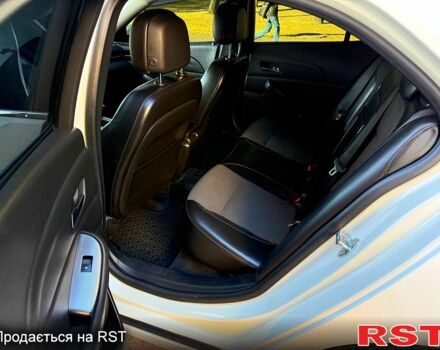 Белый Шевроле Малибу, объемом двигателя 2 л и пробегом 338 тыс. км за 8700 $, фото 5 на Automoto.ua