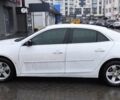 Белый Шевроле Малибу, объемом двигателя 2.46 л и пробегом 277 тыс. км за 10800 $, фото 3 на Automoto.ua