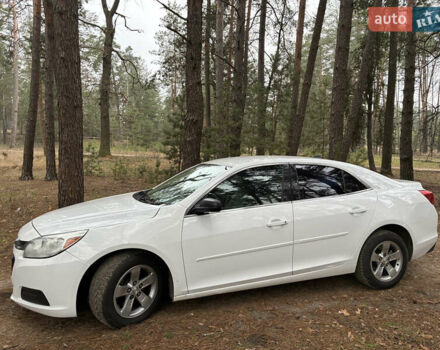 Белый Шевроле Малибу, объемом двигателя 2.46 л и пробегом 167 тыс. км за 8500 $, фото 4 на Automoto.ua
