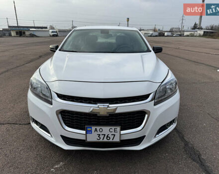 Белый Шевроле Малибу, объемом двигателя 2.5 л и пробегом 100 тыс. км за 10000 $, фото 1 на Automoto.ua